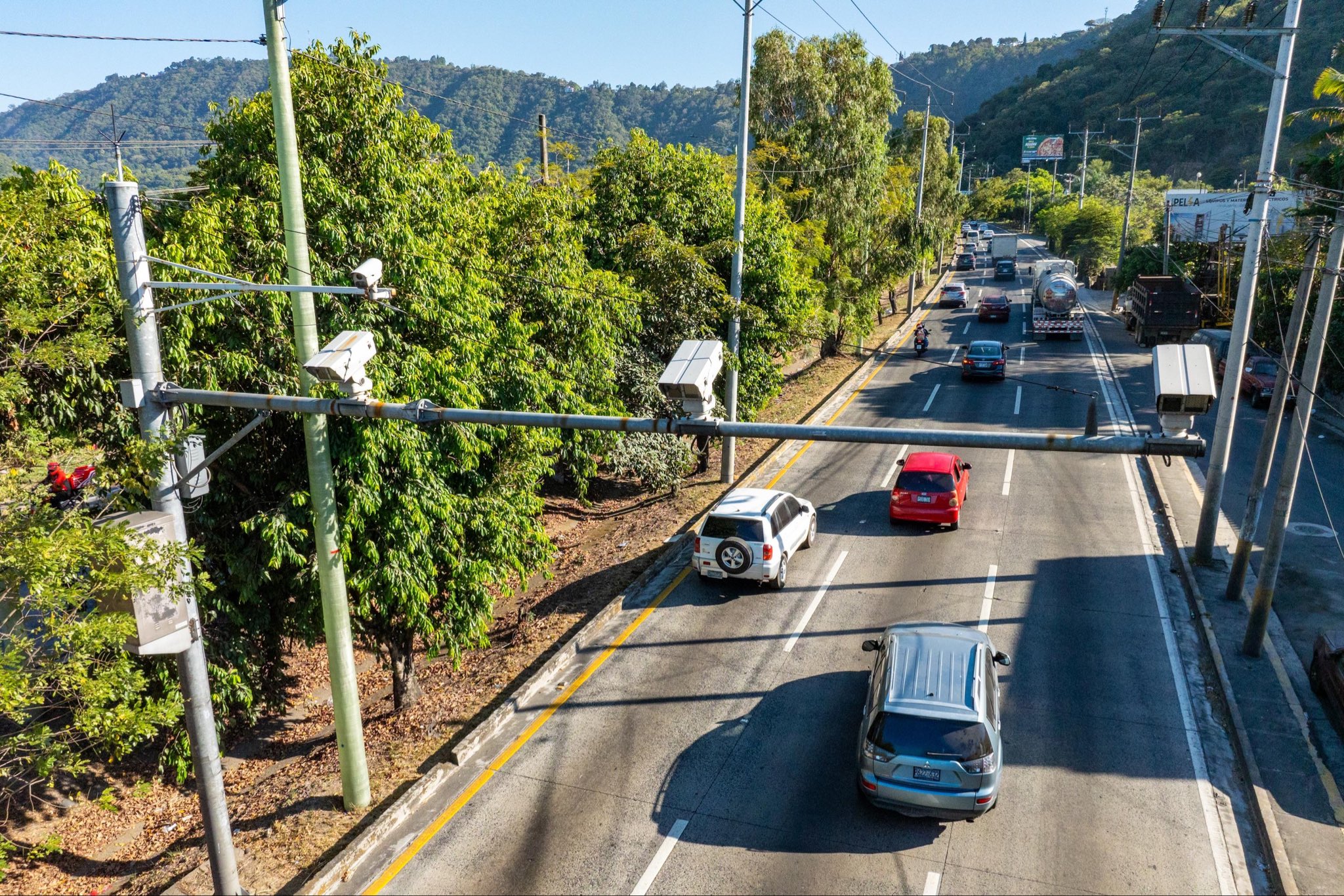 inicia-sistema-de-fotomultas-en-autopista-comalapa-con-primeras-sanciones-por-exceso-de-velocidad